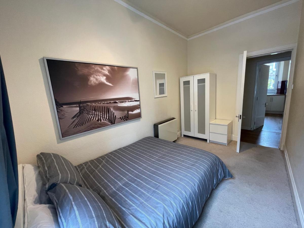 Beautiful 2 Bedroom Apartment- Prime Location, Aberdeen Centre Экстерьер фото